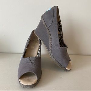 TOMS peep toe canvas wedges heels sandals Sz 6.5
